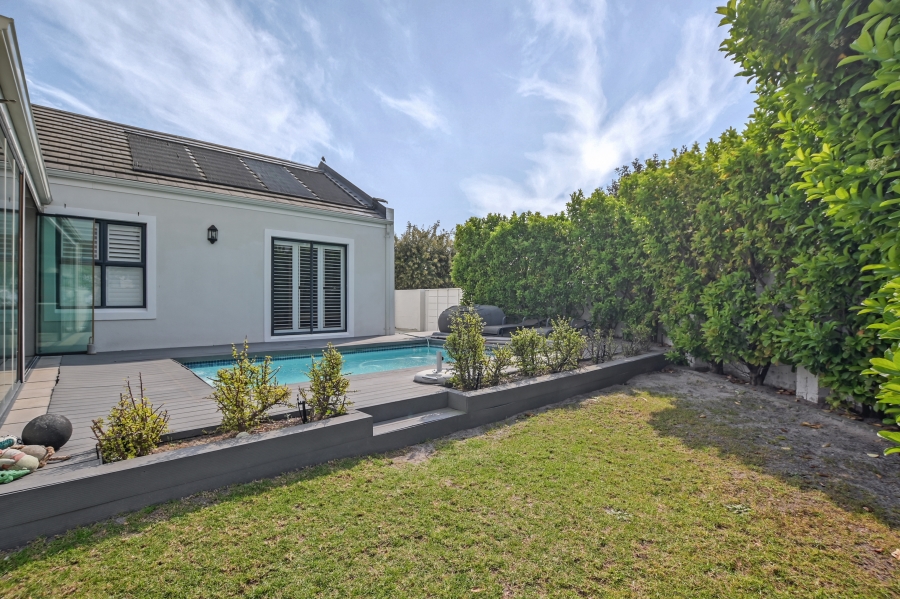 4 Bedroom Property for Sale in Sunningdale Western Cape